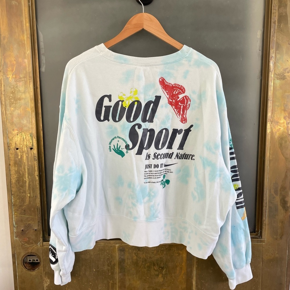 Nike Light Blue Butterfly Graphic Women's Sweatshirt